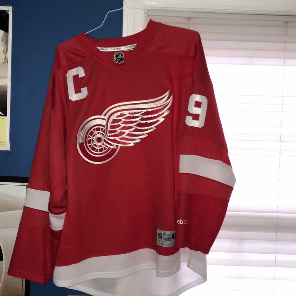 Detroit Red Wings Gordie Howe hockey jersey